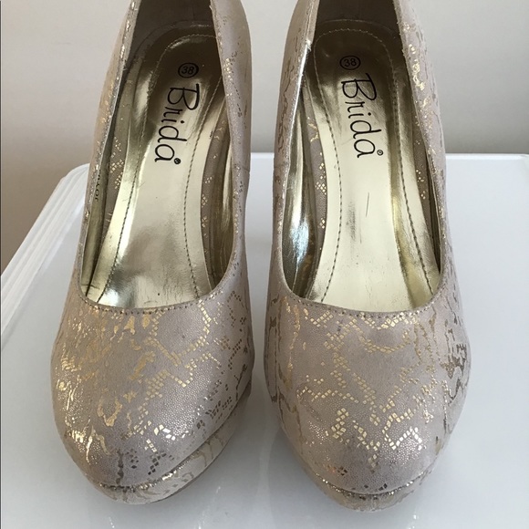 Pretty BRIDA Closed Toe Platform Heels. - Picture 2 of 8